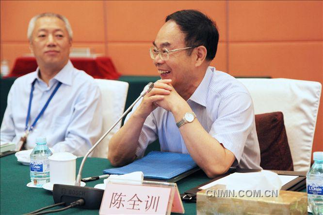 20130613高鋁粉煤灰驗(yàn)收會(huì)·陳會(huì)長(zhǎng)001