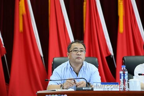 報社通聯(lián)部副主任陸雙平