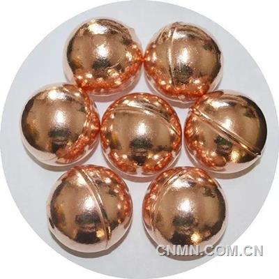 金川集團(tuán)產(chǎn)品家族又添“丁”了。它2015年8月誕生于金川集團(tuán)實(shí)業(yè)公司磷銅廠，是在原有“小”磷銅球基礎(chǔ)上，針對(duì)市場(chǎng)需求，全新研發(fā)的新產(chǎn)品——高端磷銅球。
