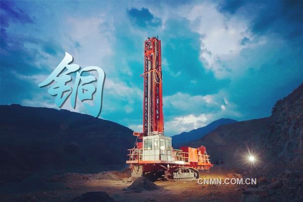 著名企業(yè)家馬云曾經(jīng)說過，今天很殘酷，明天或許更殘酷，但后天會(huì)很美好。這一表述十分契合當(dāng)前情勢下的銅產(chǎn)業(yè)。銅行業(yè)企業(yè)的當(dāng)務(wù)之急就是要致力打造“命運(yùn)共同體”，堅(jiān)定信心、抱團(tuán)取暖，只有通過全產(chǎn)業(yè)鏈的協(xié)作共贏，銅產(chǎn)業(yè)才能在低迷周期中盡可能多地保存實(shí)力，才能在接下來的景氣周期中更好地應(yīng)對挑戰(zhàn)。其次，要著力通過科技創(chuàng)新、提質(zhì)增效等手段進(jìn)一步加快轉(zhuǎn)變傳統(tǒng)落后發(fā)展方式，優(yōu)化升級有色金屬產(chǎn)品結(jié)構(gòu)和體系，順應(yīng)時(shí)代和環(huán)境要求，踐行綠色發(fā)展理念，共同打造全球有色金屬行業(yè)“綠色生態(tài)圈”。再次，要以“自動(dòng)化、信息化、智能化”為發(fā)展重點(diǎn)，進(jìn)一步加大“智能礦山”“智能冶煉”“智能企業(yè)”的建設(shè)力度，致力實(shí)現(xiàn)銅產(chǎn)業(yè)行業(yè)管理水平和市場競爭力的跨越式提升。
