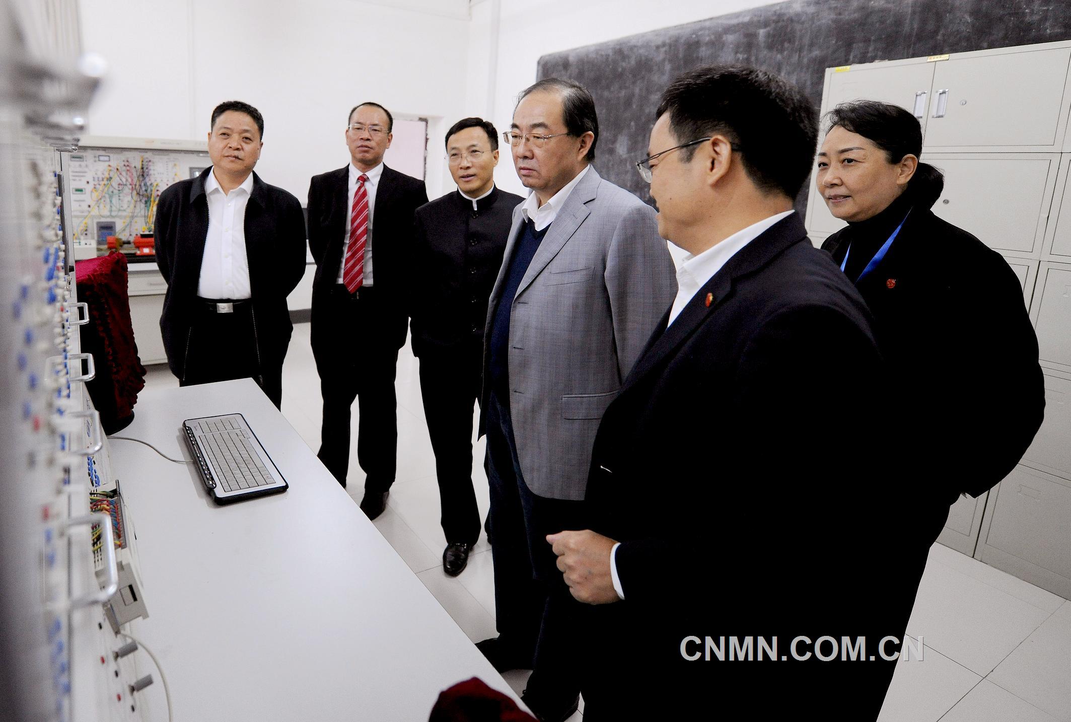 實(shí)地考察集團(tuán)公司職教中心