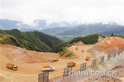 圖一  火熱的建設場景